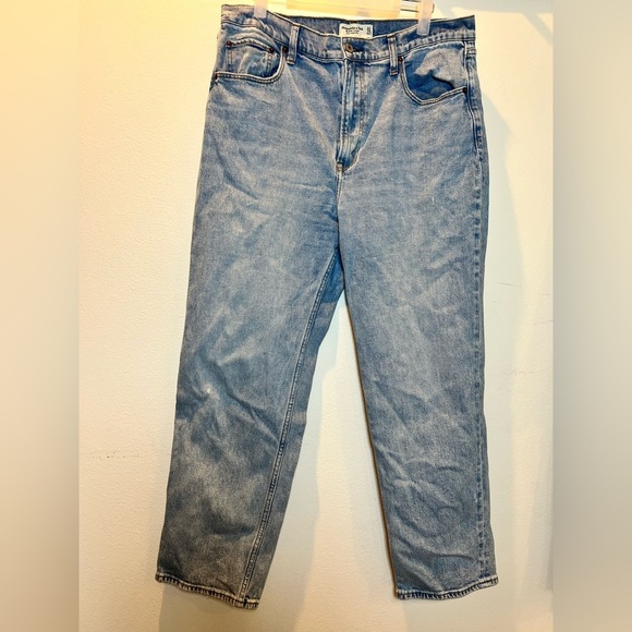 Abercrombie & Fitch women’s The Ankle Straight Ultra High Rise size 32/14 - Picture 1 of 5